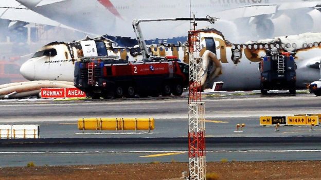 emirates-plane-crash-lands-at-dubai-airport